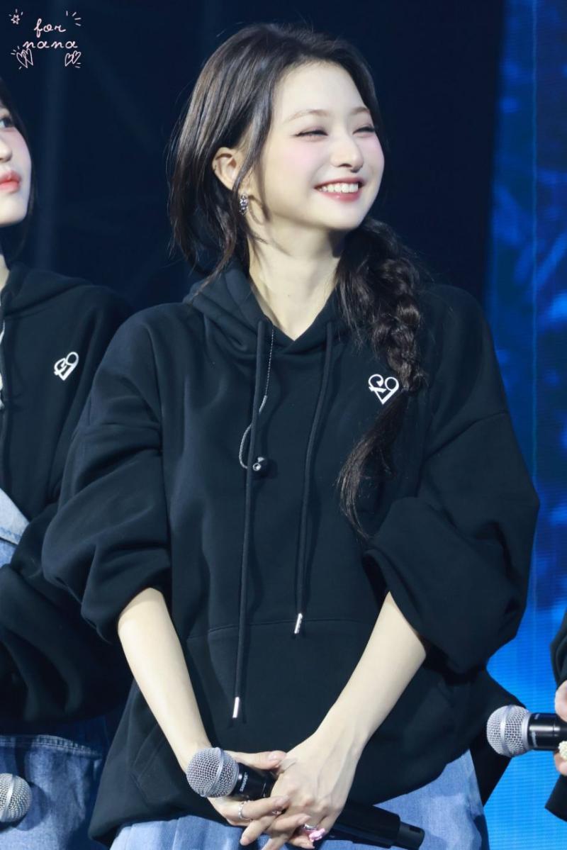 프로미스나인 이나경