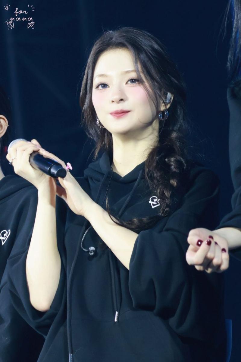 프로미스나인 이나경