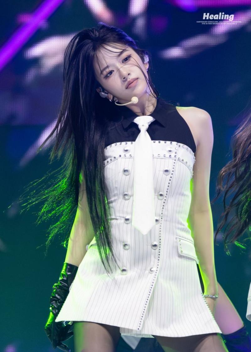 아이브 안유진