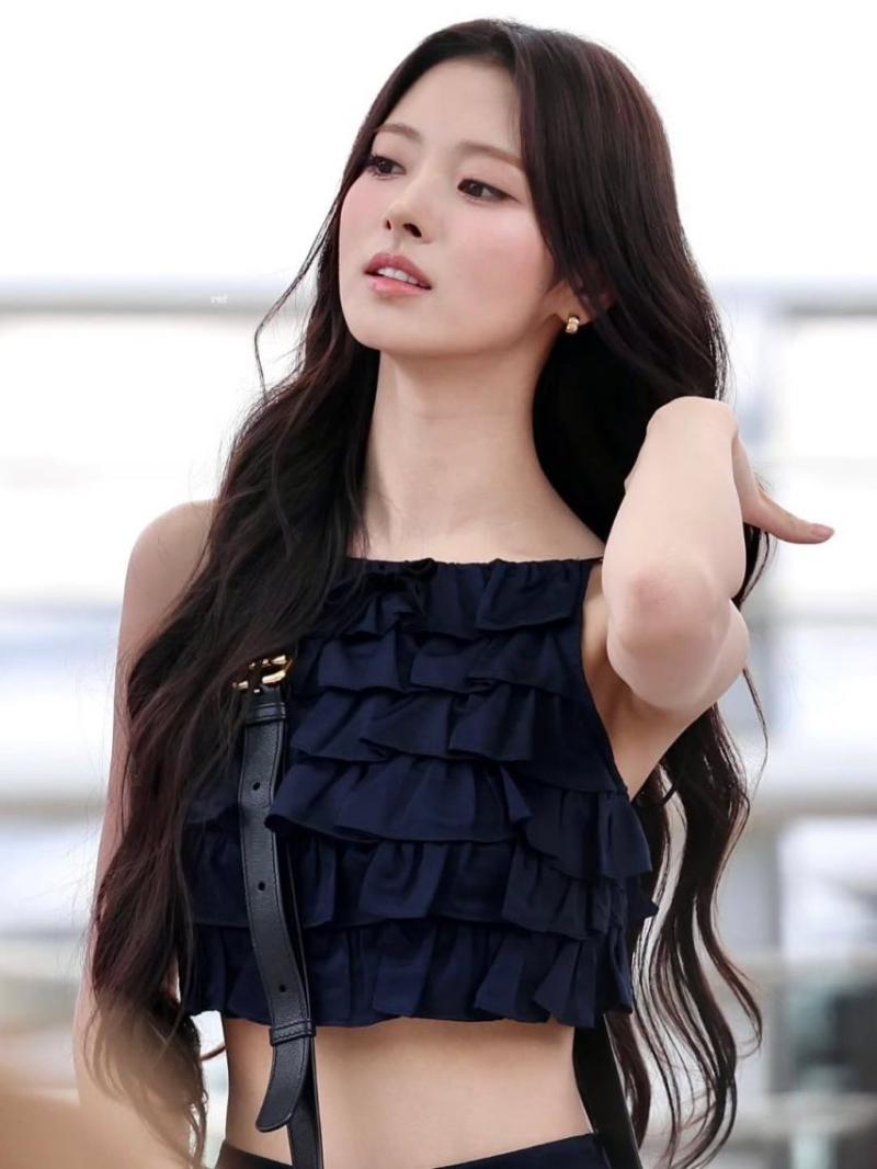 MEOVV (미야오) 안나