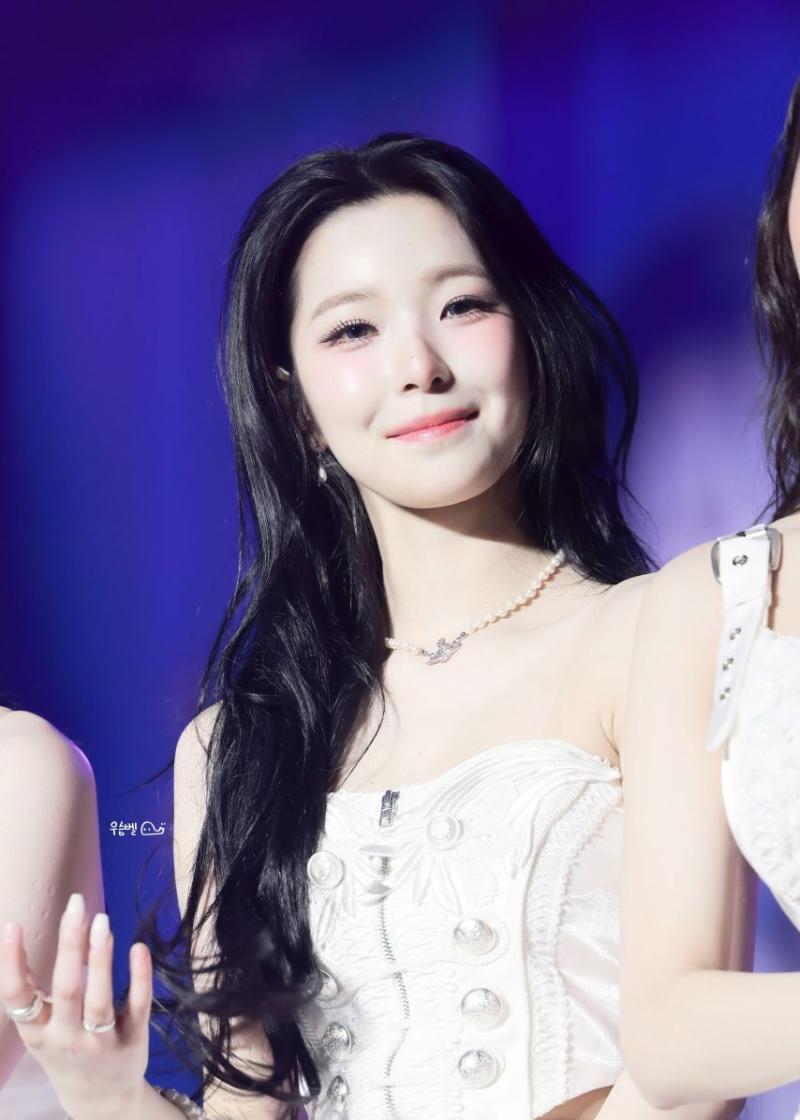 프로미스나인 백지헌