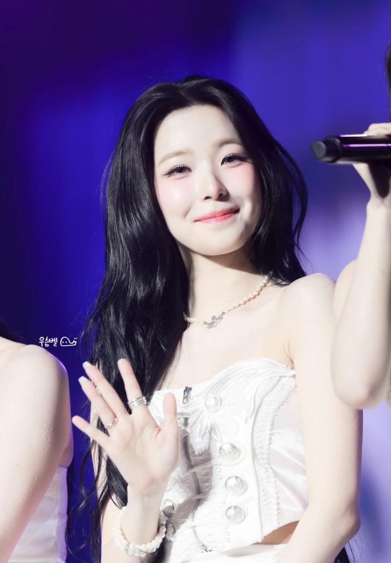 프로미스나인 백지헌