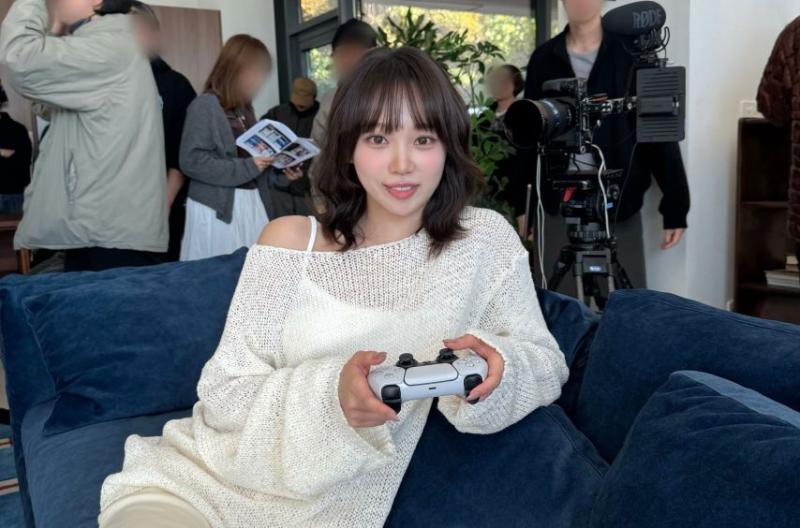 [르세라핌] 플레이스테이션 모델이 된 김채원