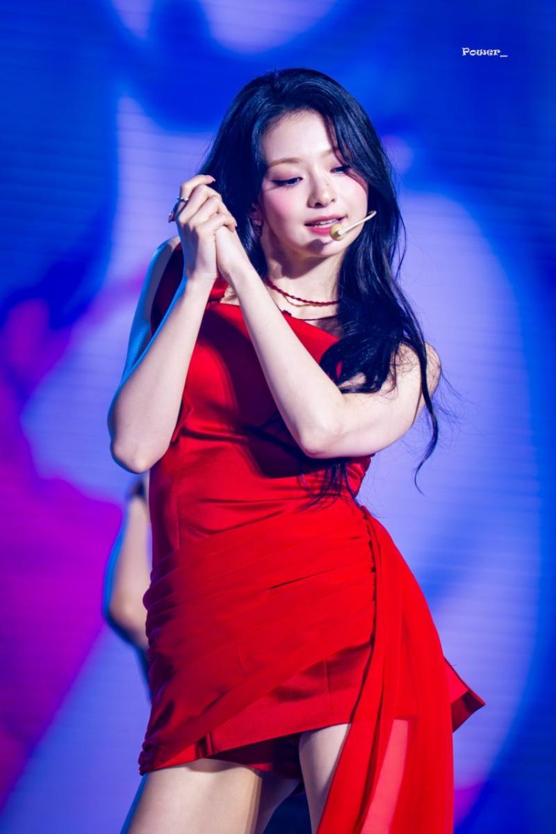 프로미스나인 이나경