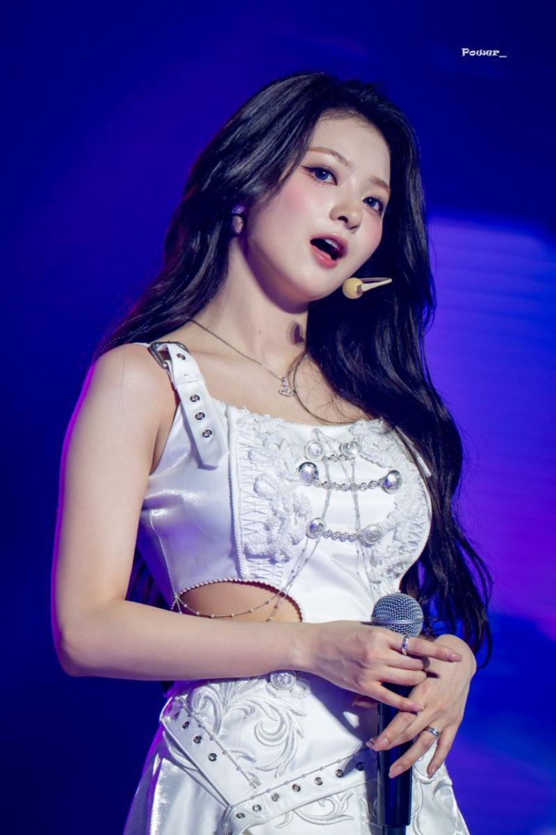 프로미스나인 이나경