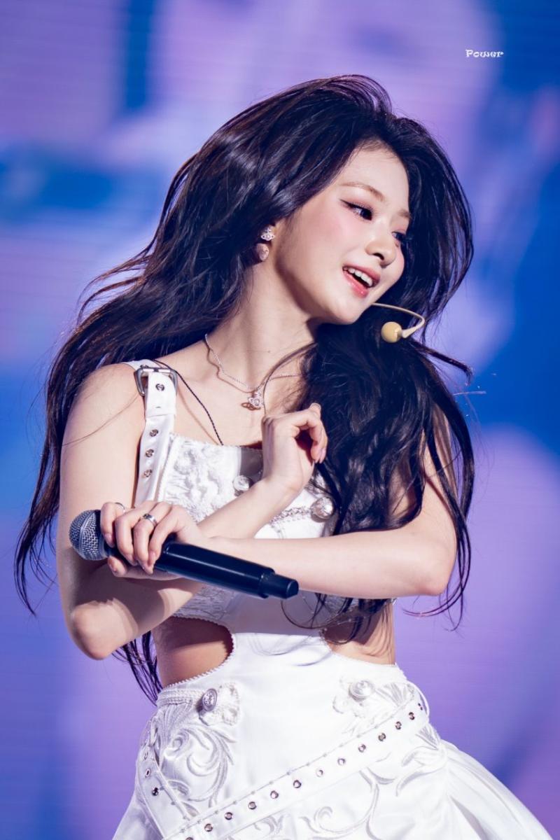 프로미스나인 이나경