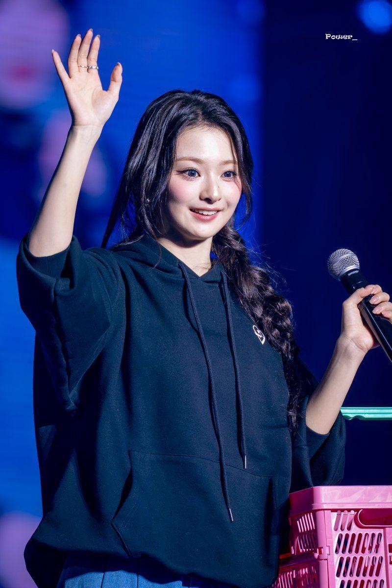 프로미스나인 이나경