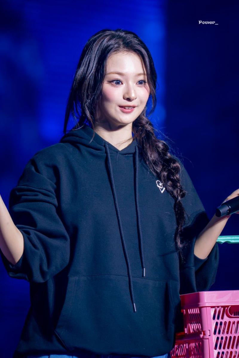 프로미스나인 이나경