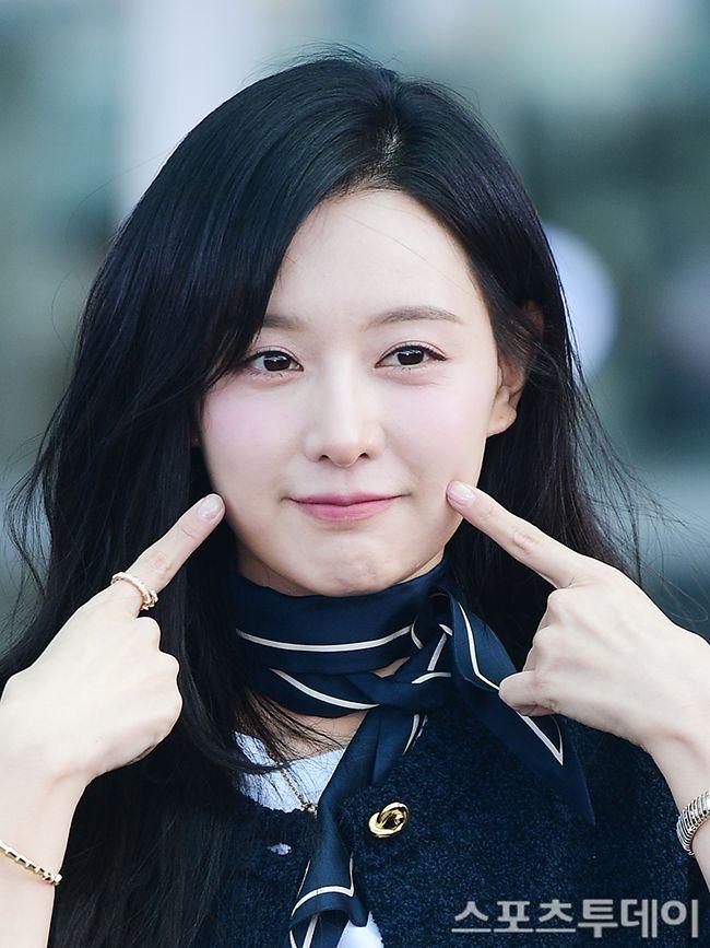 배우 김지원