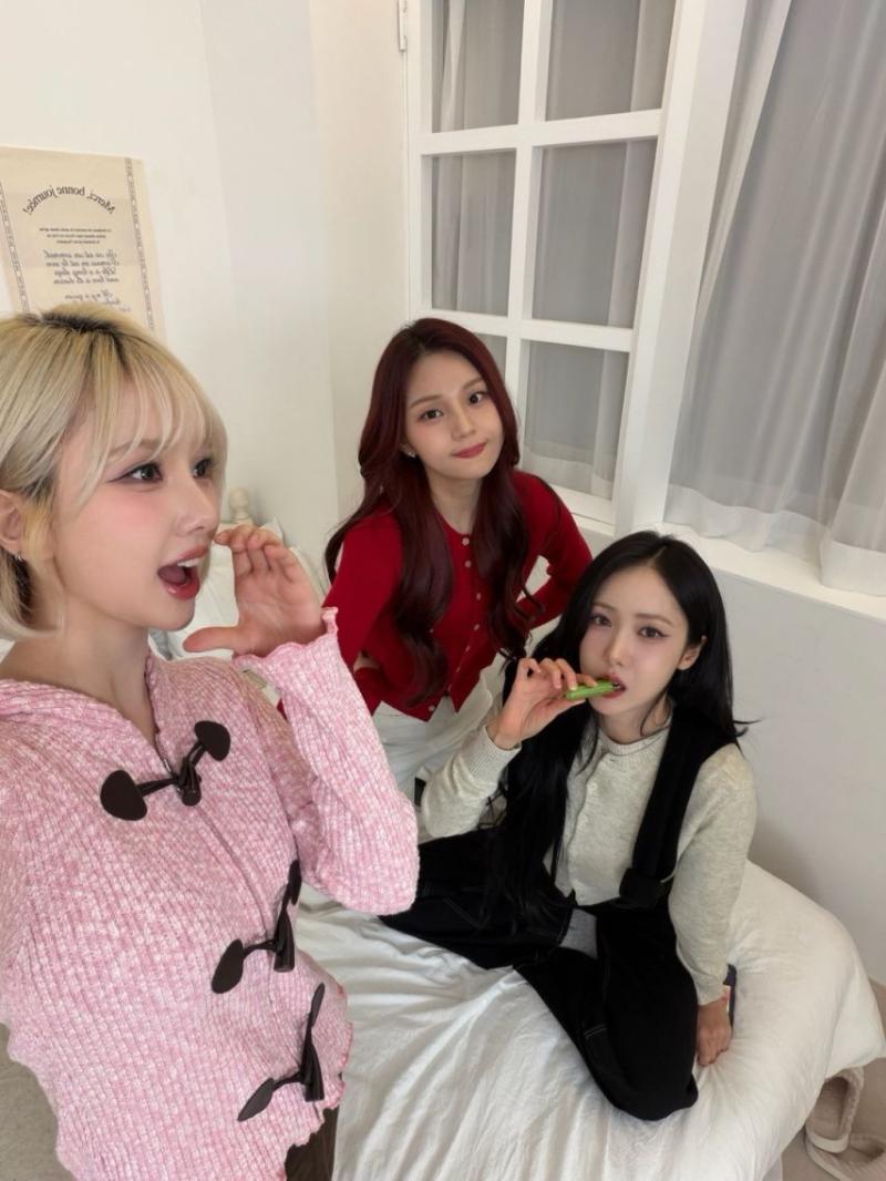 은하 신비 엄지 VIVIZ비비지 4주년