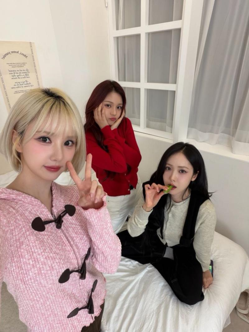 은하 신비 엄지 VIVIZ비비지 4주년