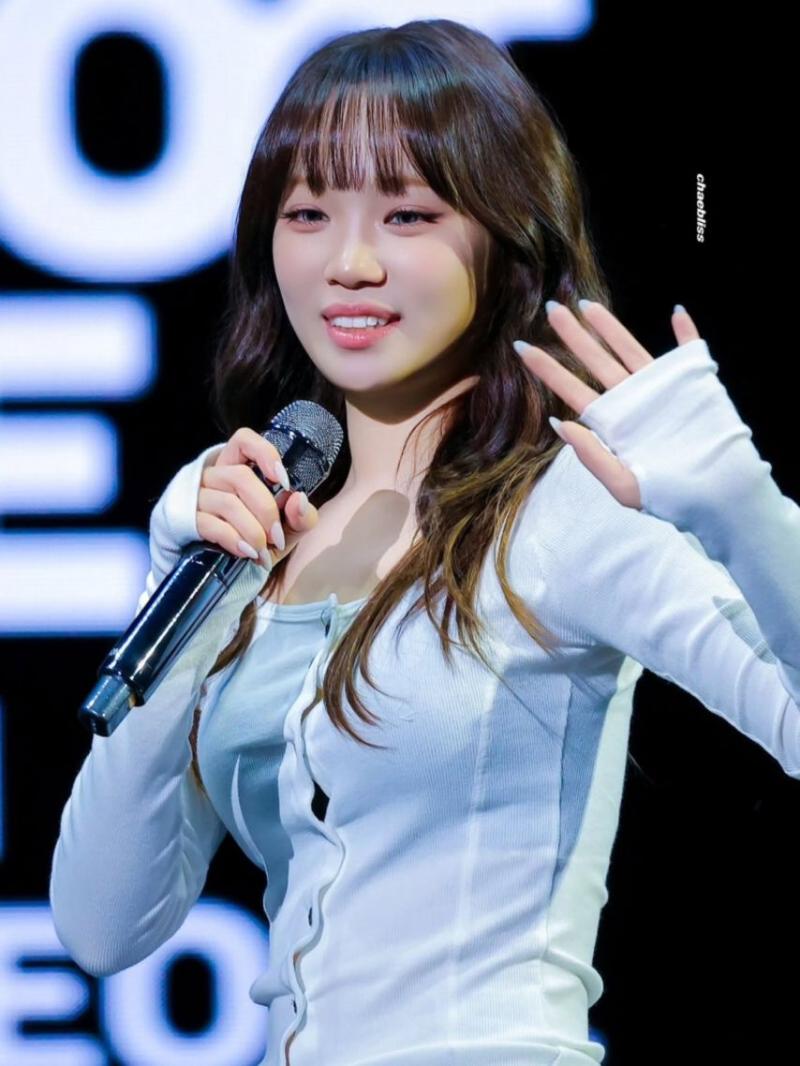 LE SSERAFIM (르세라핌) 김채원
