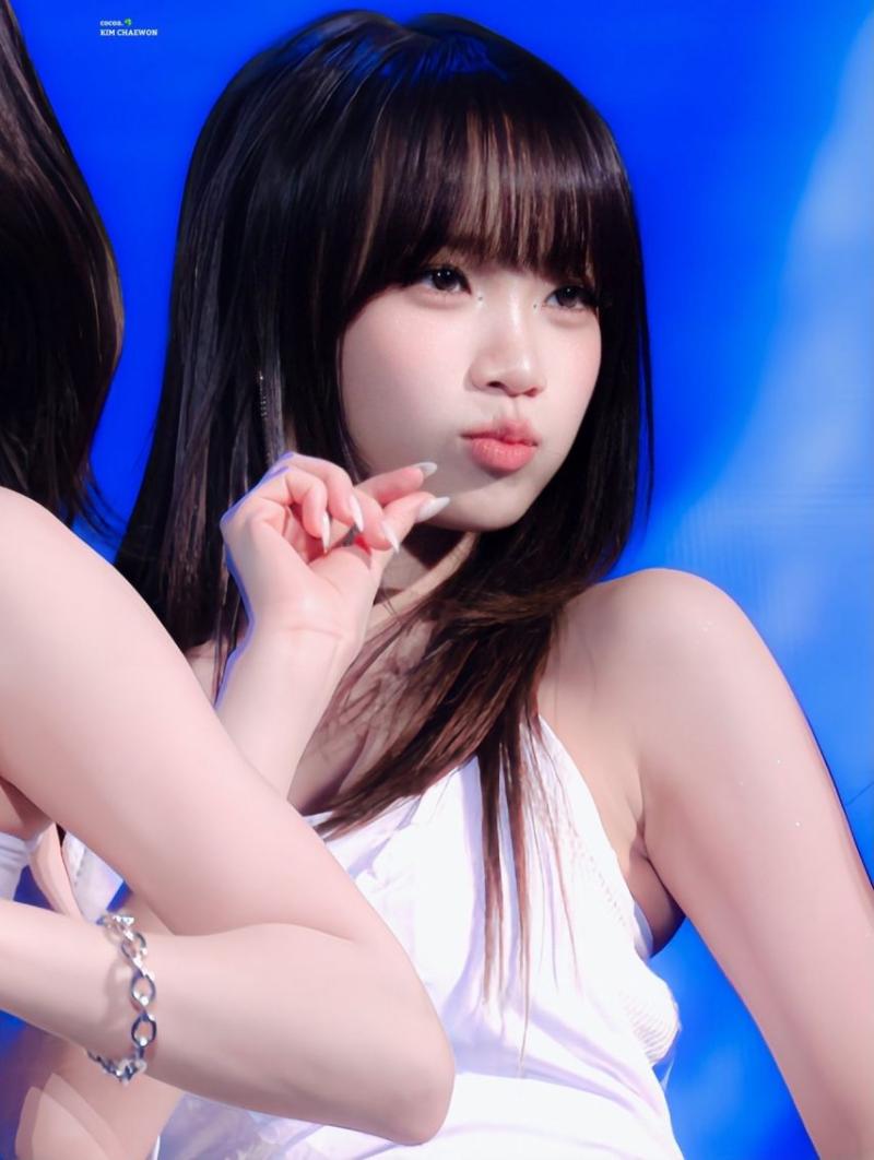 LE SSERAFIM (르세라핌) 김채원