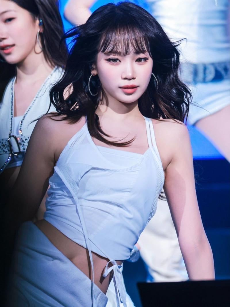 LE SSERAFIM (르세라핌) 김채원