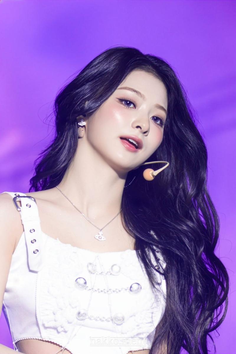 프로미스나인 이나경