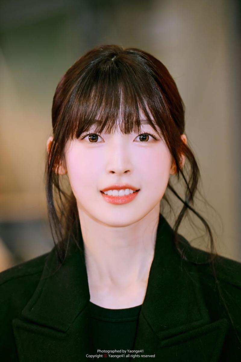 아린 오마이걸 260210 매드댄스오피스 무대인사