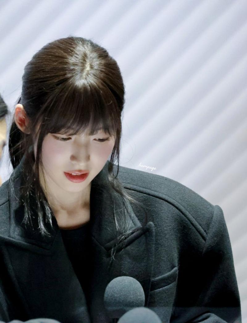 아린 오마이걸 260210 매드댄스오피스 무대인사