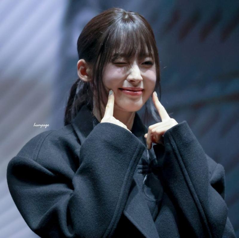 아린 오마이걸 260210 매드댄스오피스 무대인사