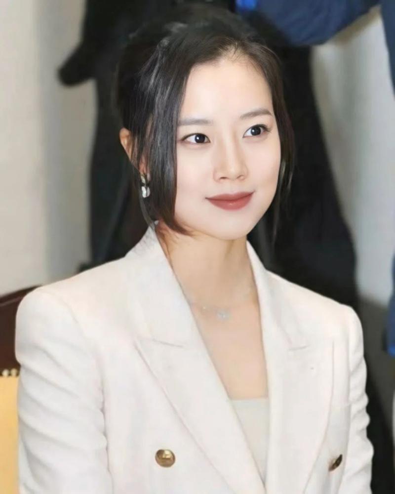 문채원