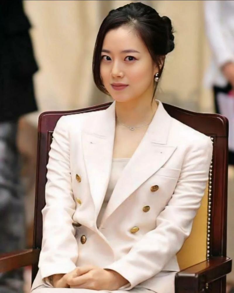 문채원