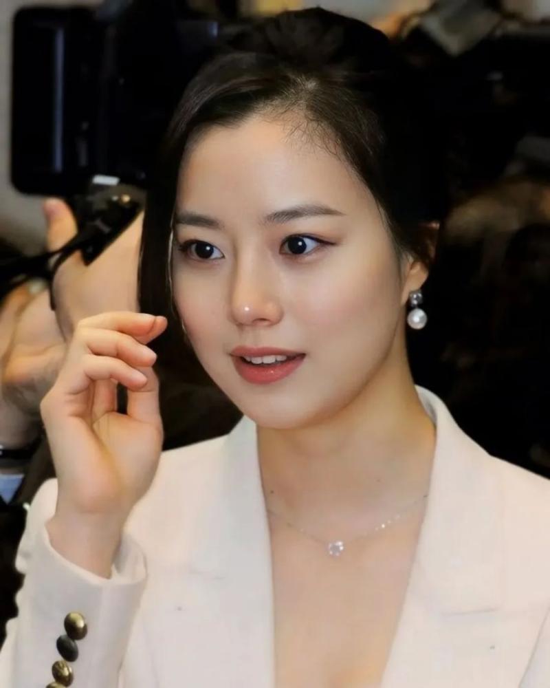 문채원