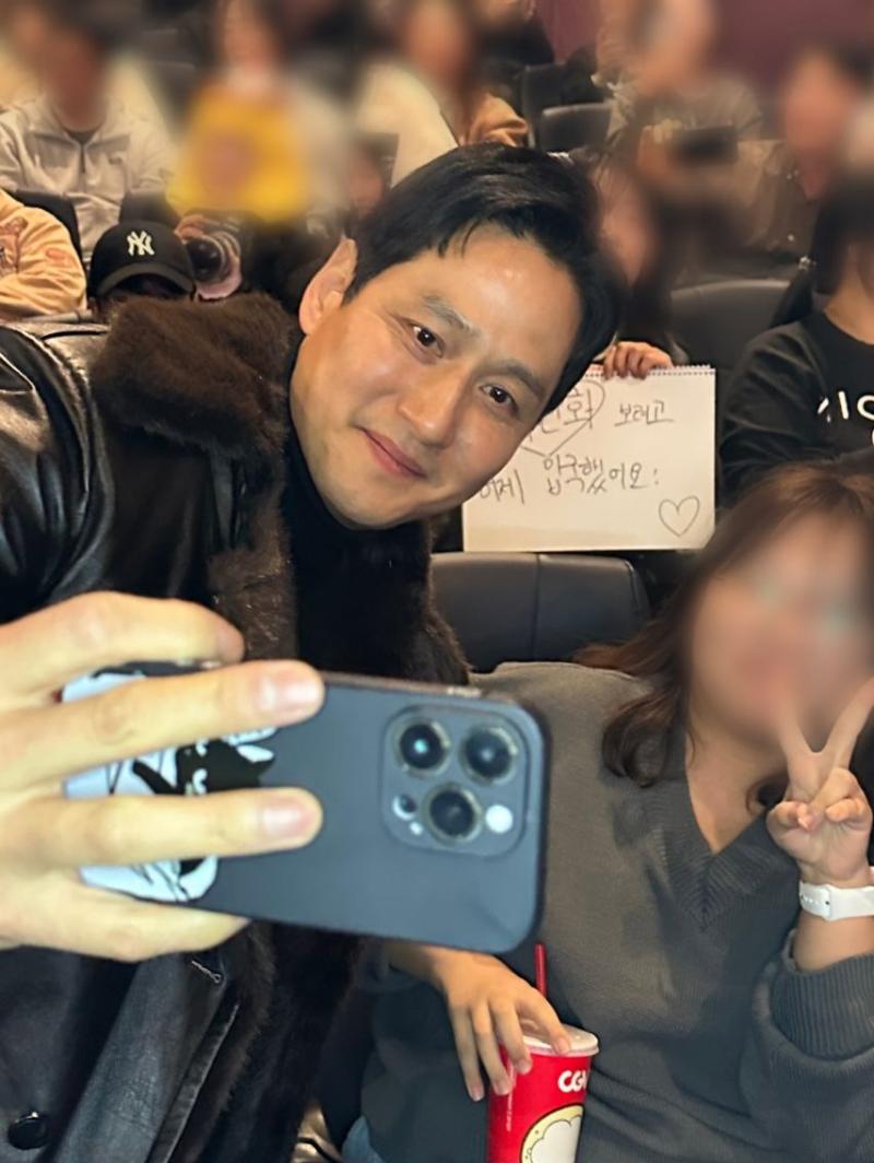 신세경 조인성 박정민 박해준 정유진 이신기 휴민트
