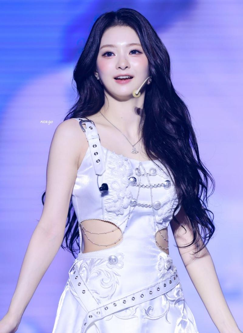 프로미스나인 이나경