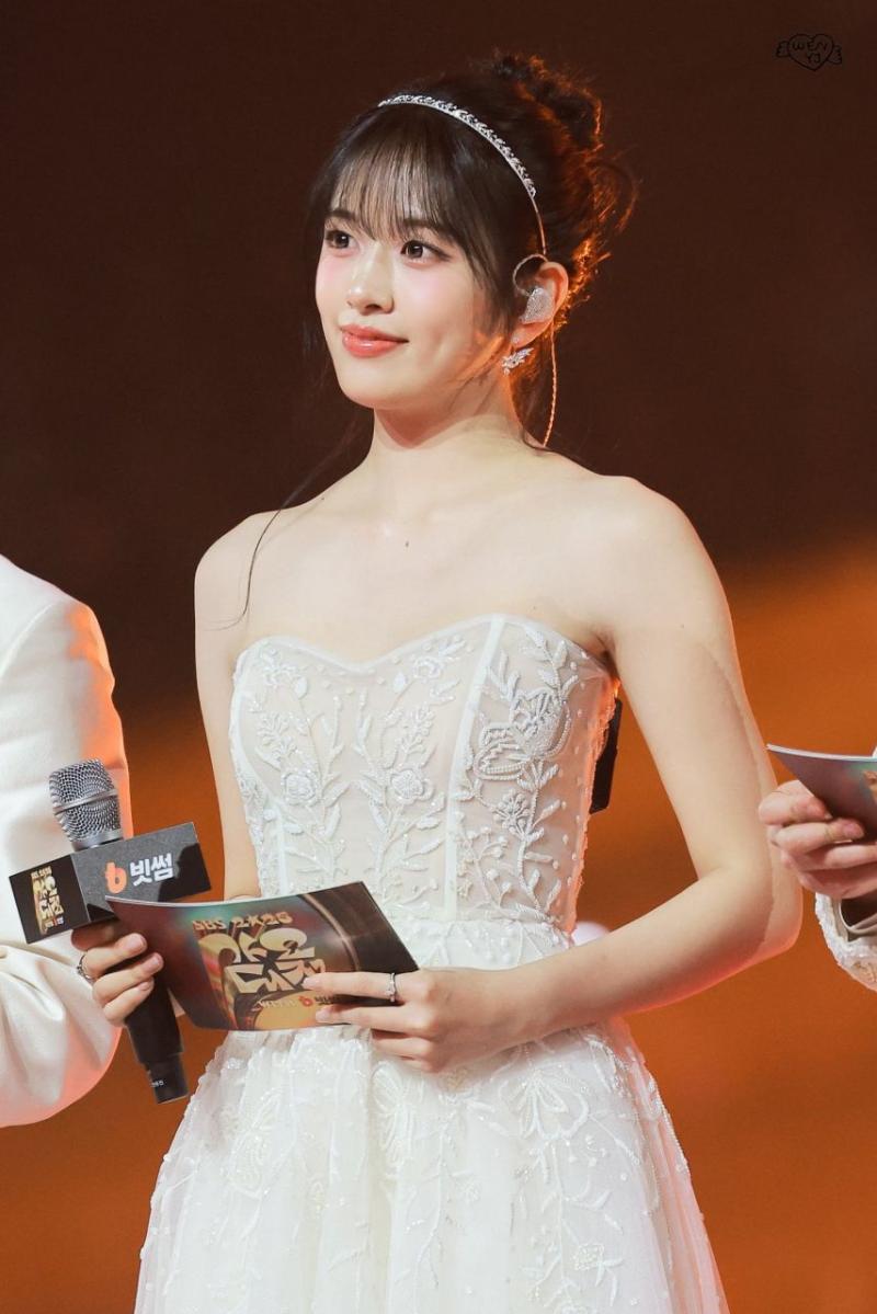 아이브 안유진