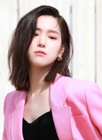 배우 김지은