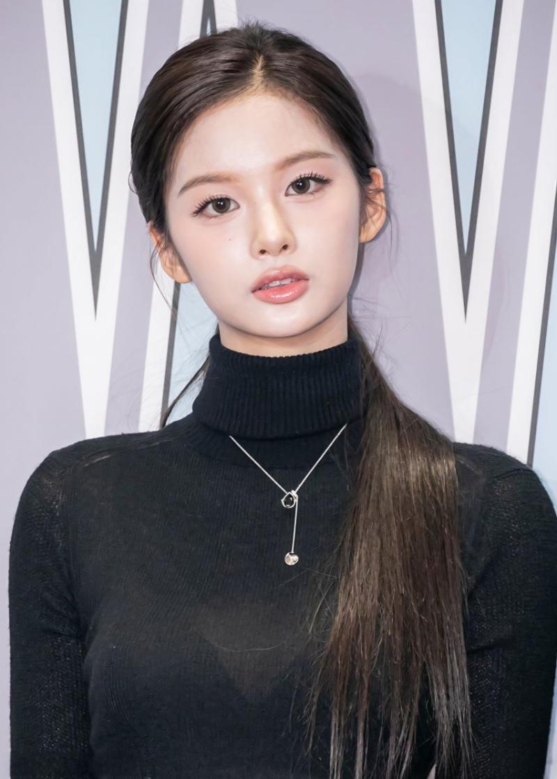 브라 살짝 비치는 엔믹스 설윤