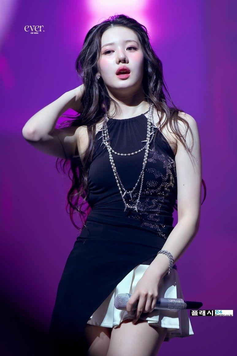 베이비몬스터 로라