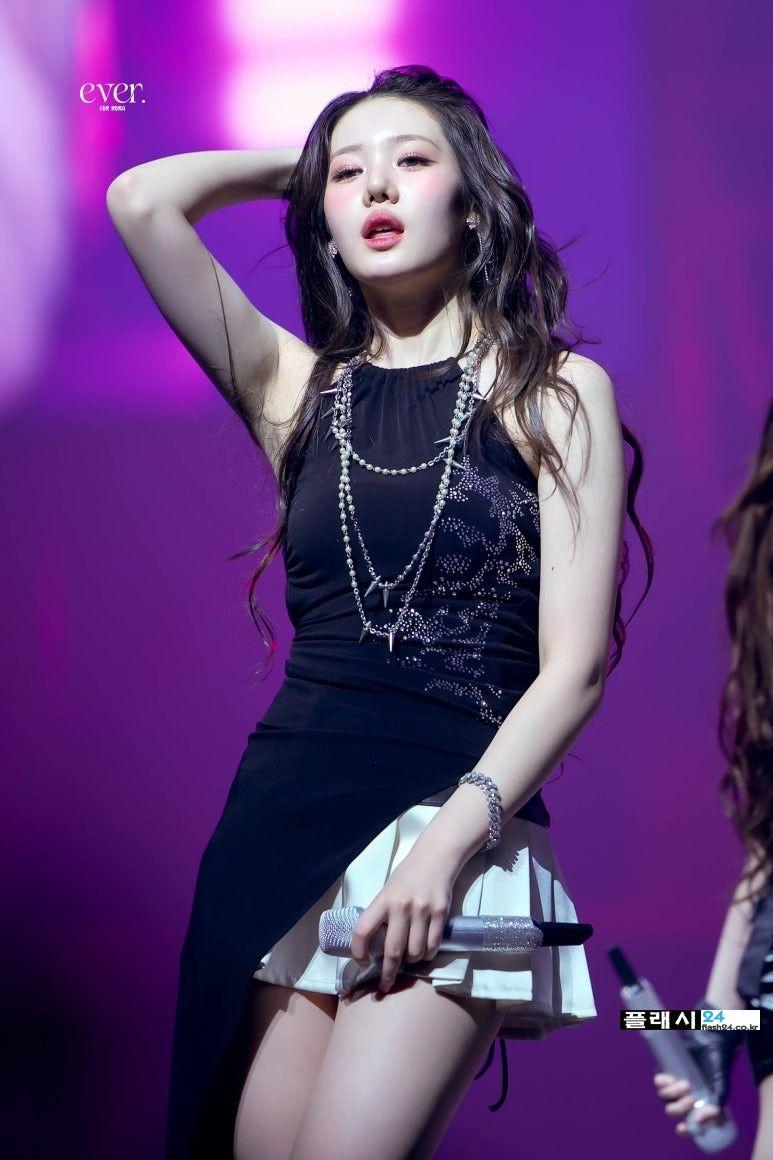베이비몬스터 로라
