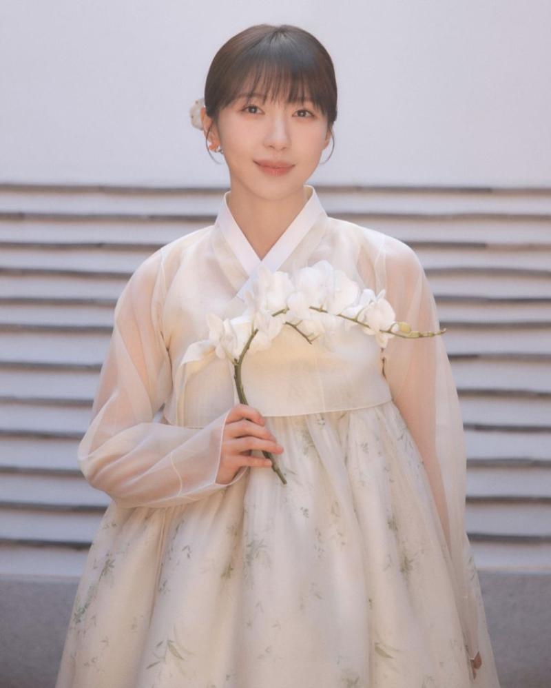 주현영 한복화보