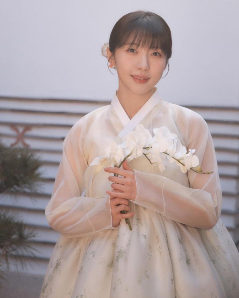 주현영 한복화보
