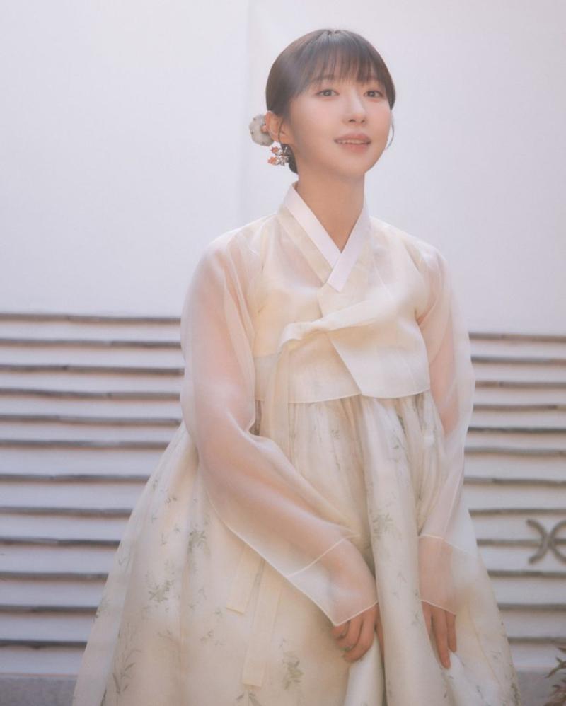 주현영 한복화보