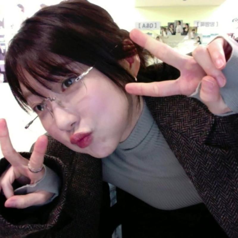 주현영 한복화보