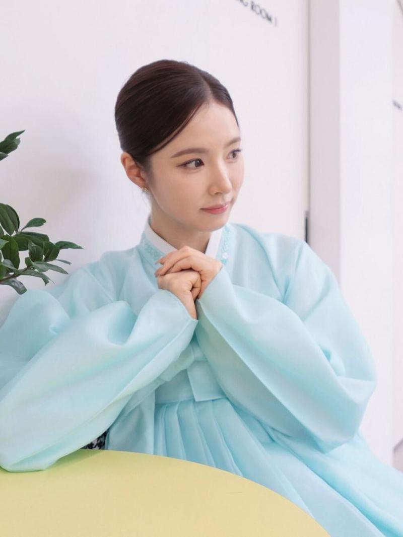 신세경 한복
