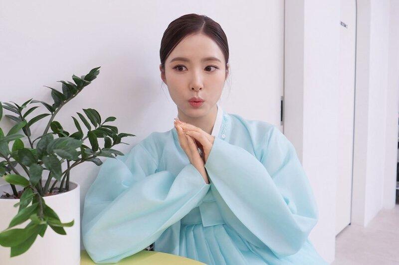 한복입은 신세경.jpg