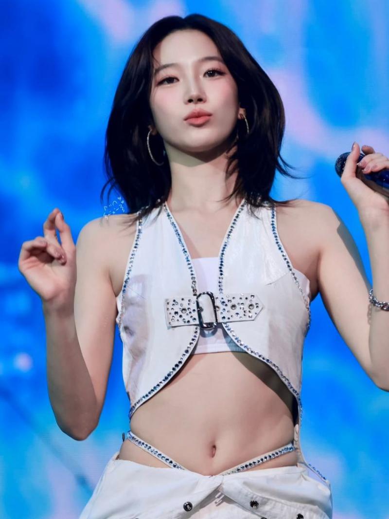 LE SSERAFIM (르세라핌) 카즈하