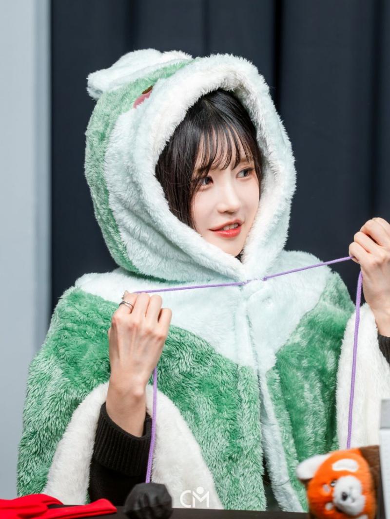 프로미스나인 송하영