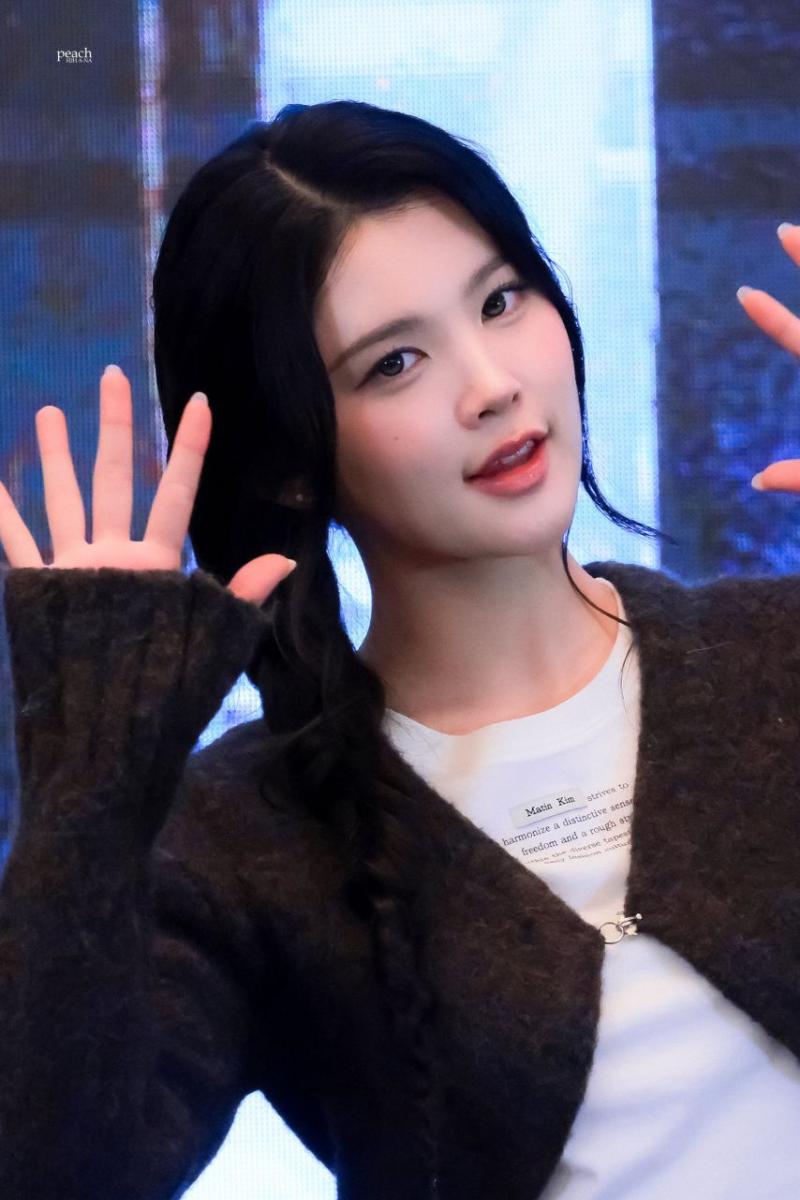 하츠투하츠 에이나