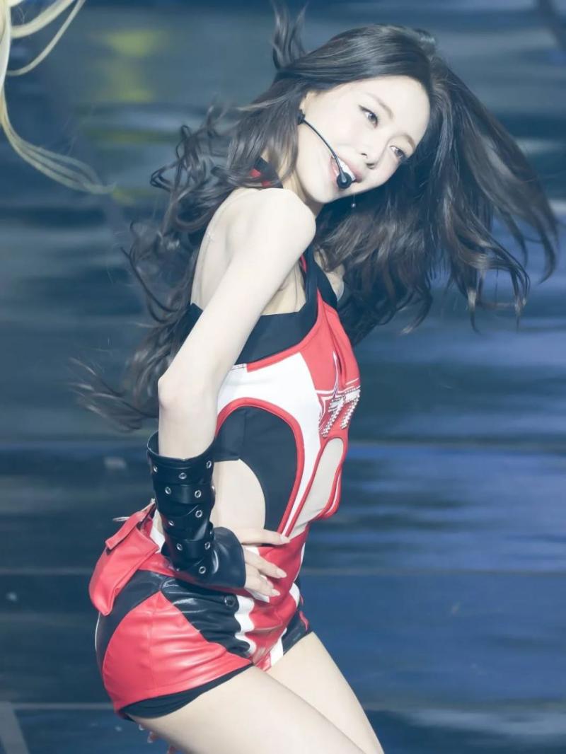 ITZY (있지) 유나