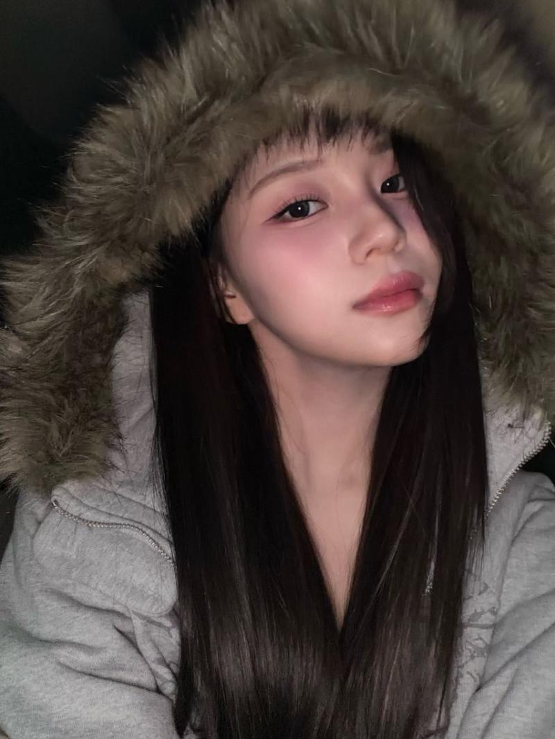 엄지 VIVIZ비비지 인별