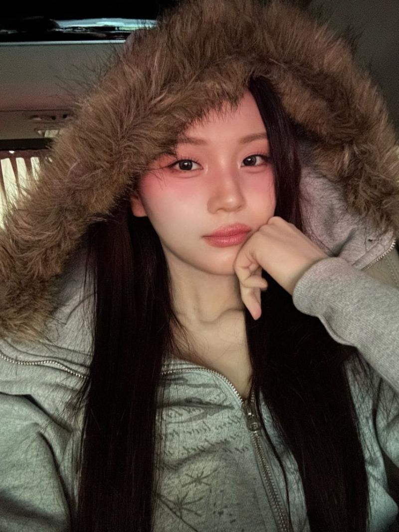 엄지 VIVIZ비비지 인별