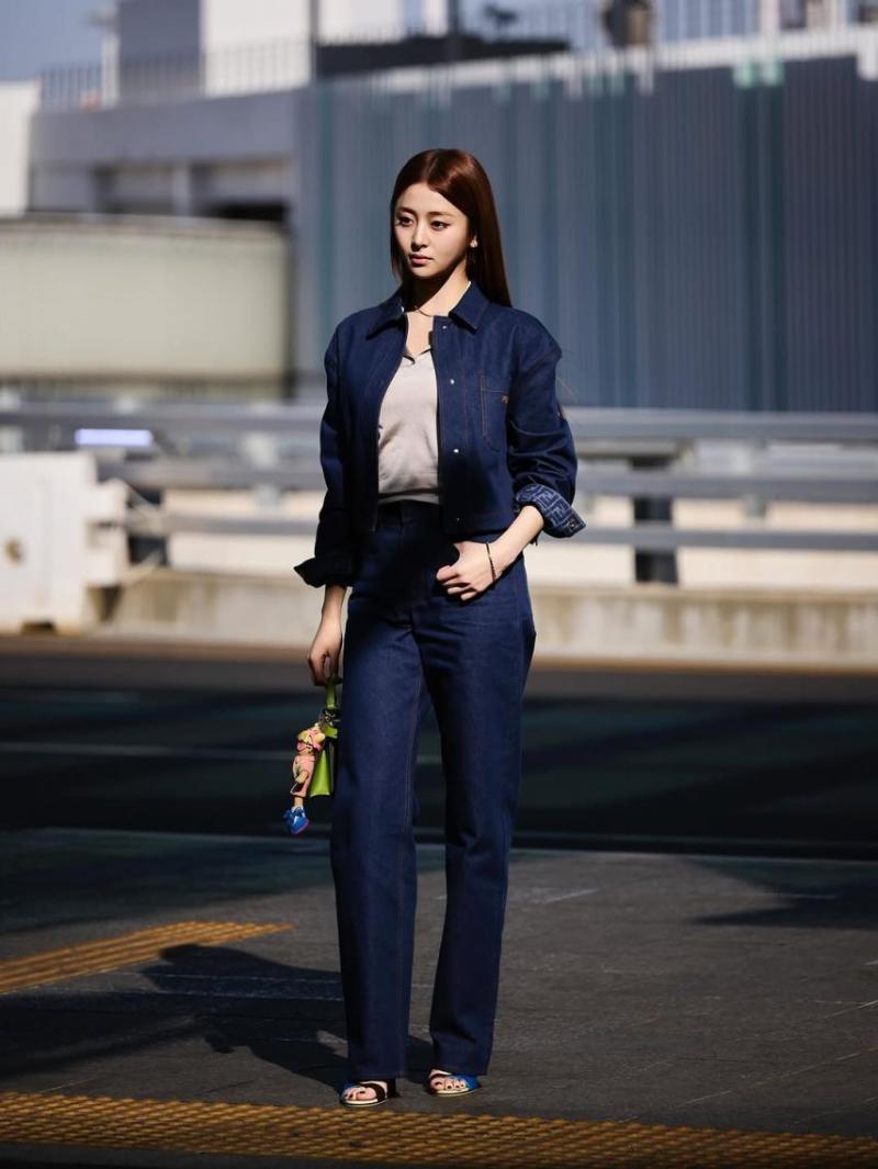 LE SSERAFIM (르세라핌) 허윤진