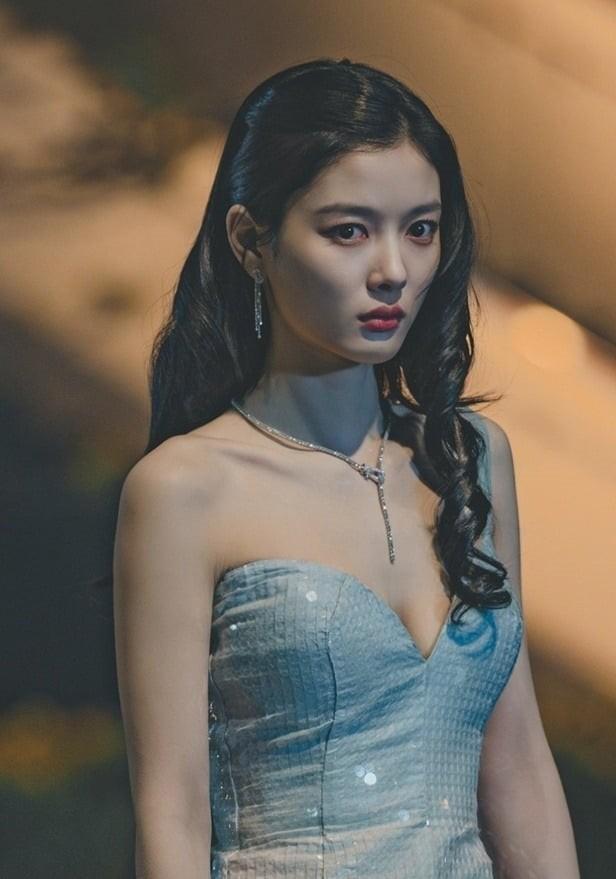 김유정 성숙미