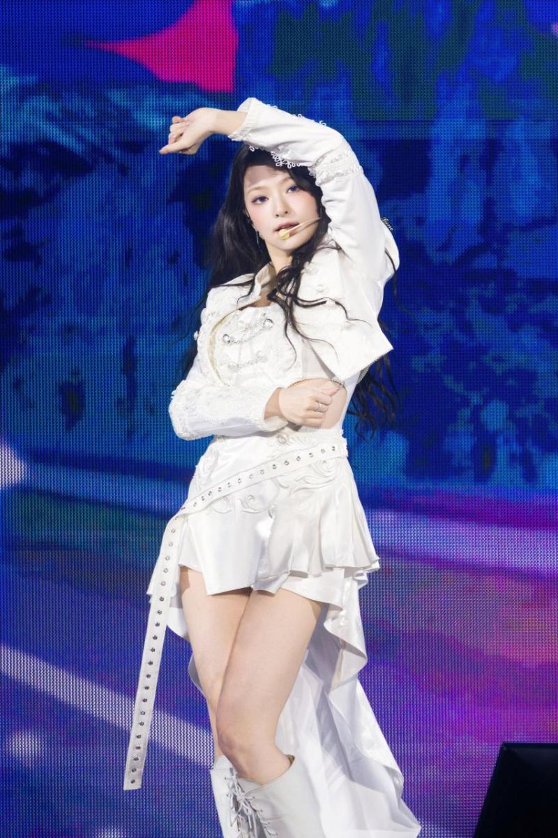 프로미스나인 이나경