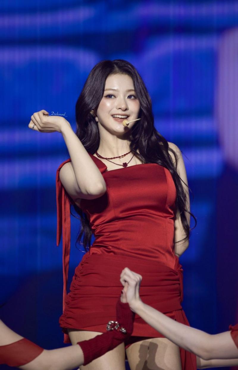 프로미스나인 이나경