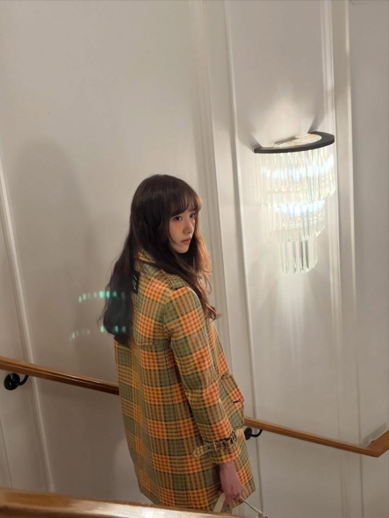 윤아 소녀시대 버버리/ 권유리/ 효연 유리 수영