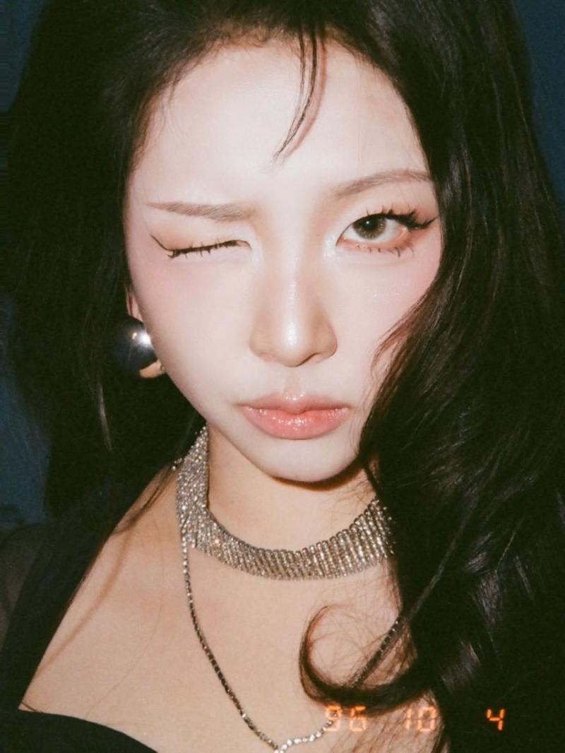 KARD (카드) 전지우